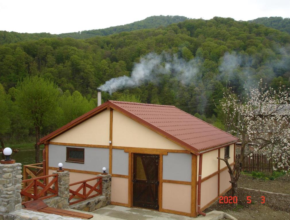 Nespecifikovaný výhled na hory nebo výhled na hory při pohledu z hotelu