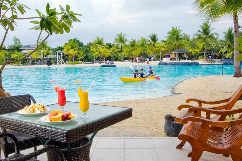 Bazén v ubytování Plantation Bay Resort and Spa nebo v jeho okolí