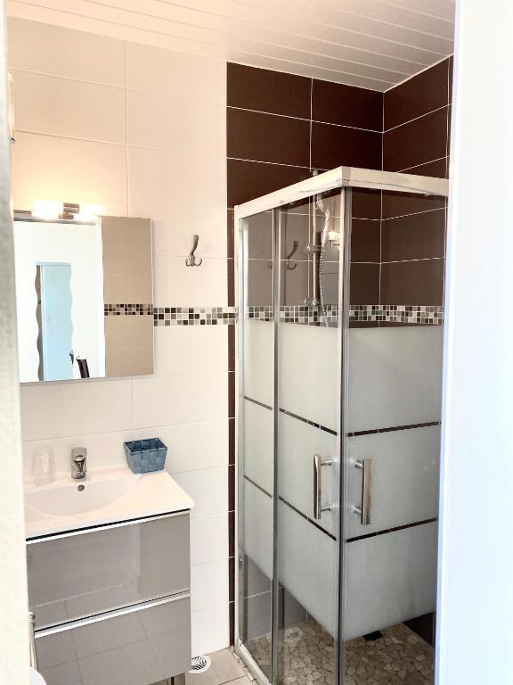 Koupelna v ubytování Hôtel Le Plaisance