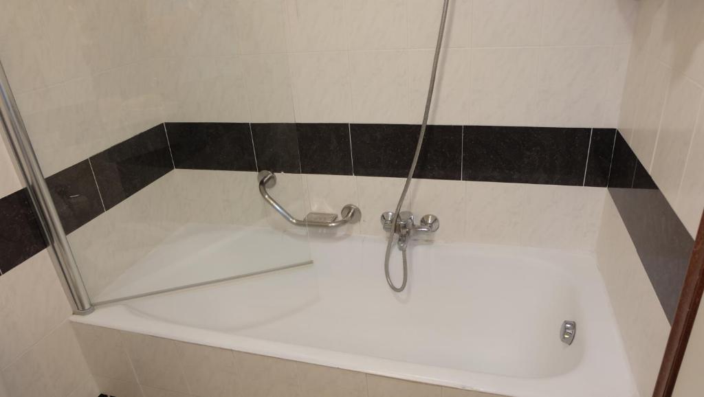 Łazienka w obiekcie Kipriotis Maris Suites