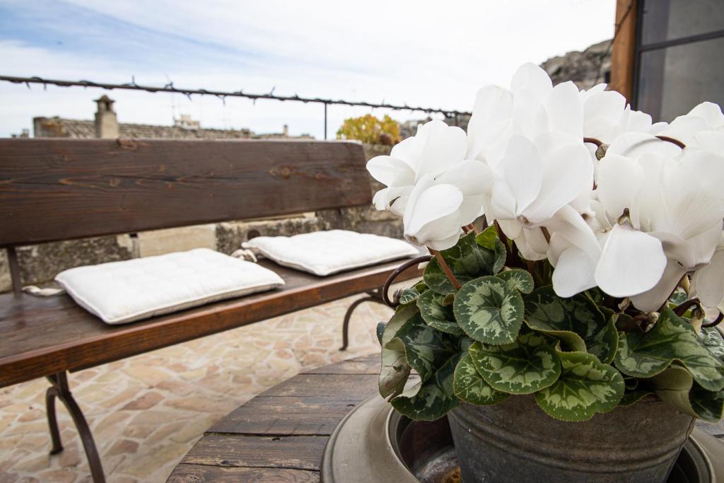 Ein Balkon oder eine Terrasse in der Unterkunft L'Artiere Dimore nei Sassi