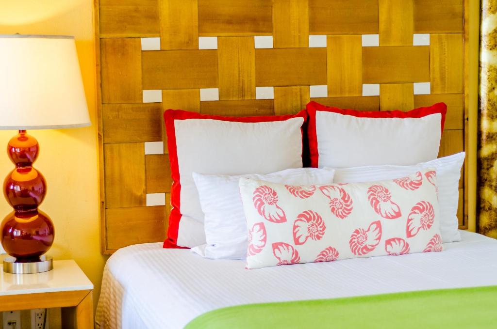 Postel nebo postele na pokoji v ubytování Sunscape Curacao Resort Spa & Casino