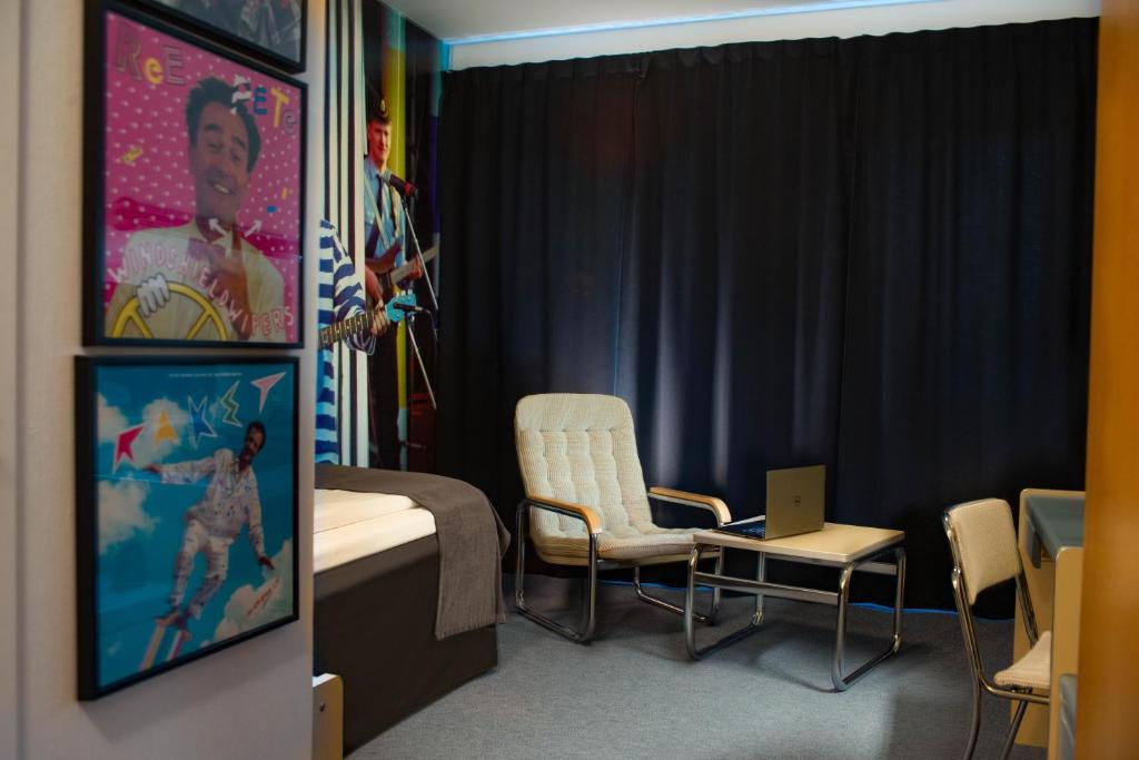 Posezení v ubytování Hotell Hulingen