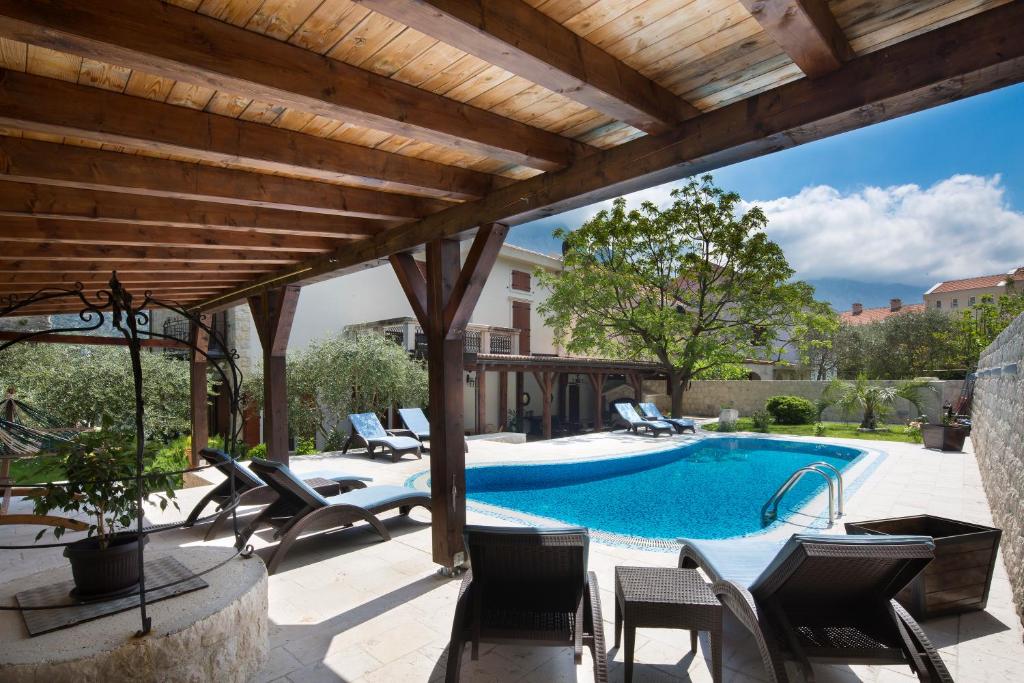 Bazén v ubytování Palazzo Banicevic Luxury Rooms nebo v jeho okolí