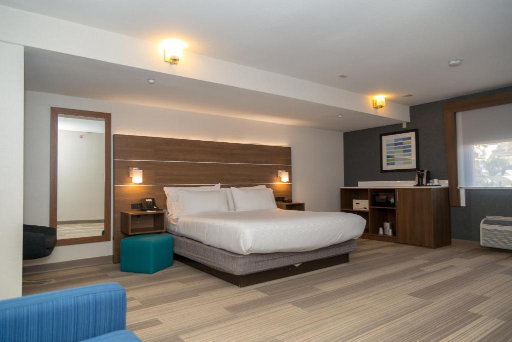 Holiday Inn Express San Diego Airport-Old Town by IHG photo
