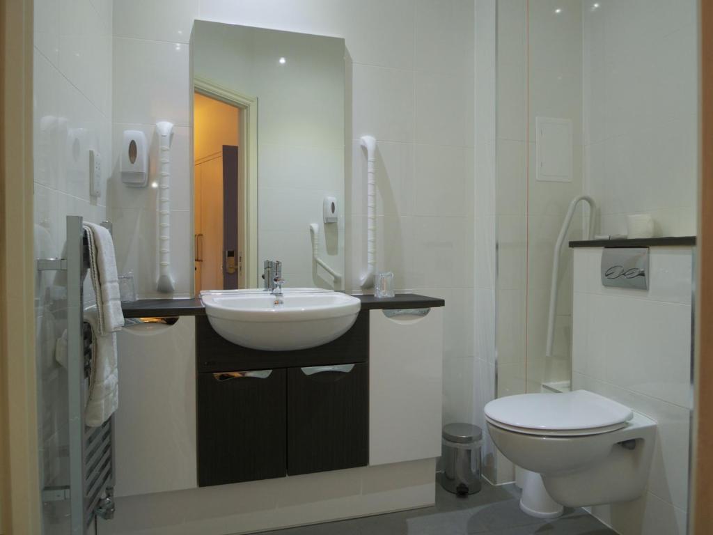 The Royal Foundation of St Katharine - Resim 41