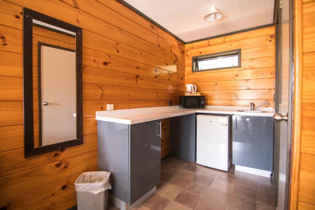 Parklands Motorlodge & Holiday Park - Studio