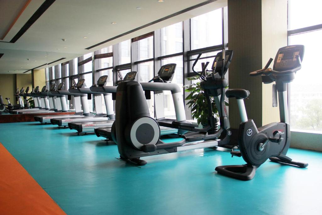 Fitness centrum a/nebo fitness zařízení v ubytování Crowne Plaza Hefei by IHG