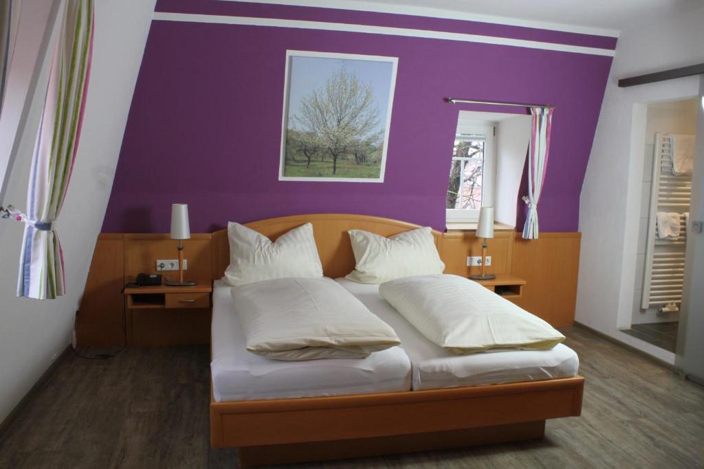 Gasthof Pension Zum goldenen Hirschen - Habitación Triple Básica