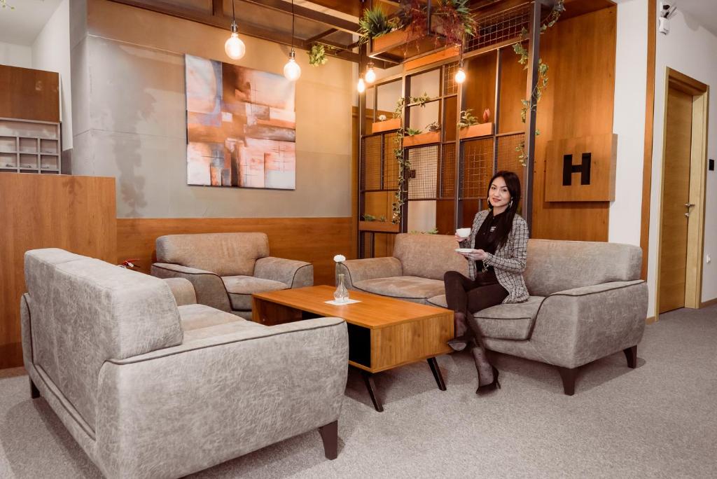 Khu vực ghế ngồi tại Sajam Garni hotel