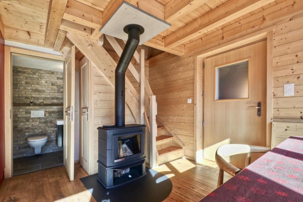 Postel nebo postele na pokoji v ubytování Comfortable chalet in the heart of nature, calm and peaceful