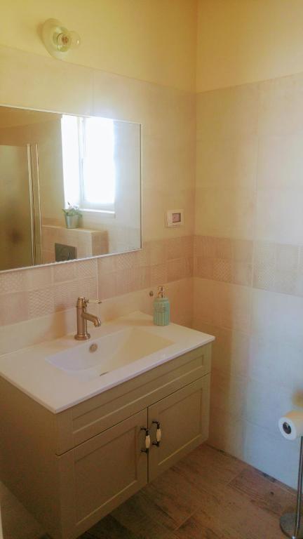 הבית ליד המצוק By The Cliff - One-Bedroom Villa