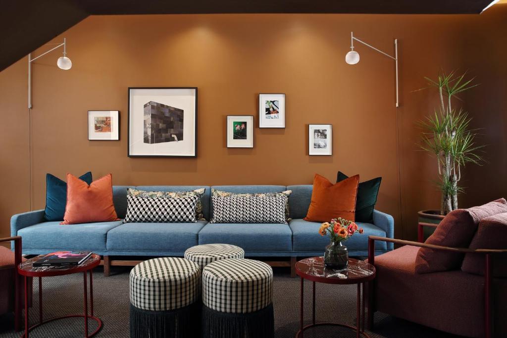 Posezení v ubytování Home Suite Hotels Rosebank