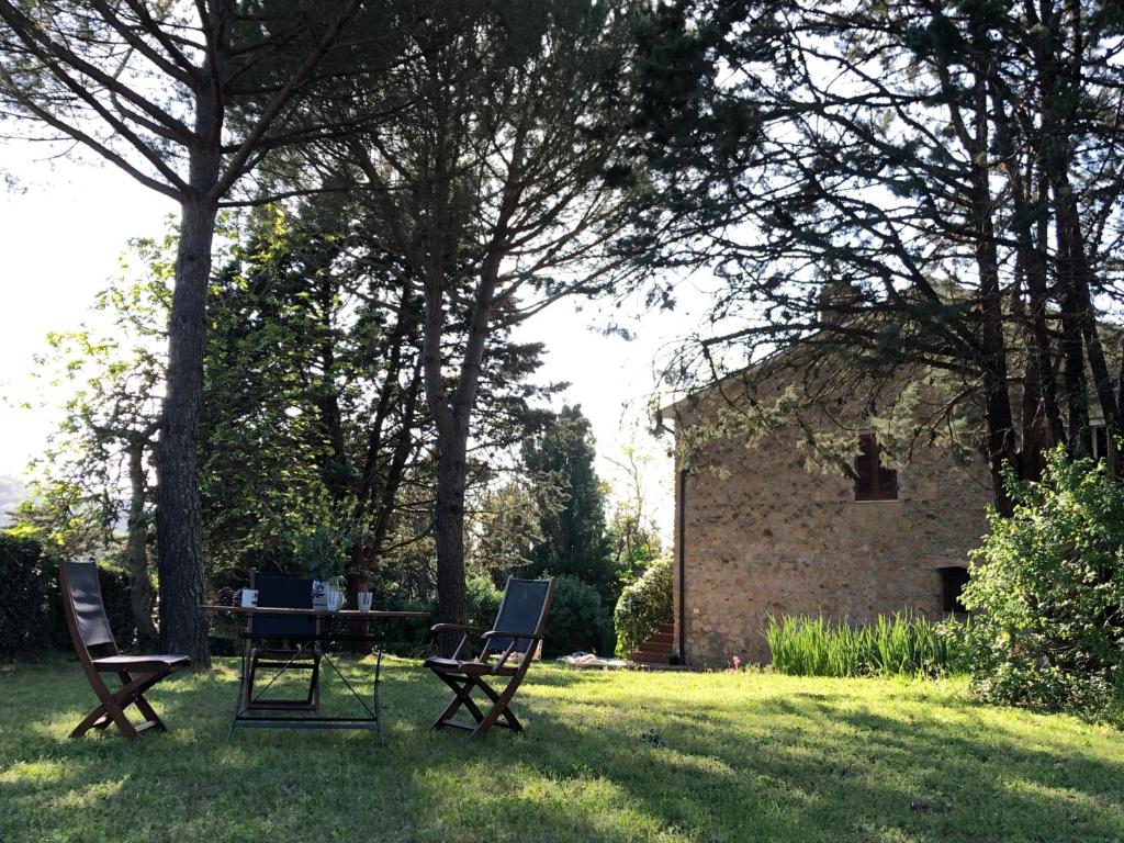 A garden outside CASE&COLLINE La Prospettiva