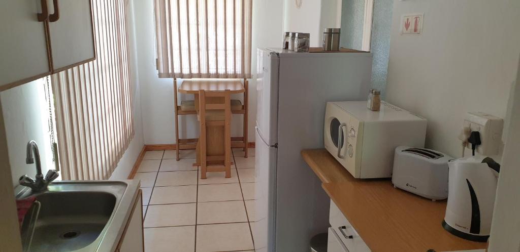 Stemar Self Catering - Triple Room With Bathroom