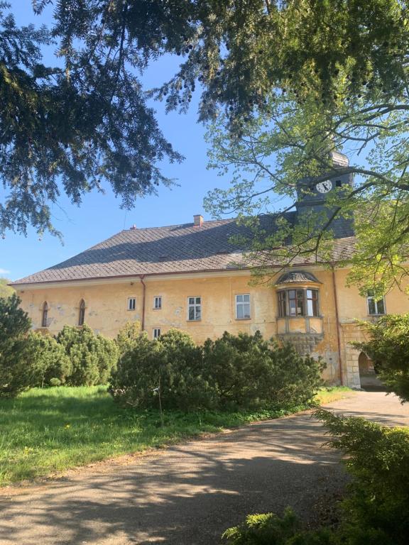 Budynek, w którym mieści się apartament