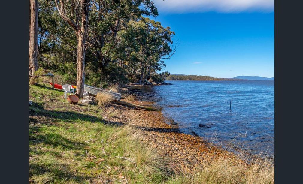 On the Huon River - Twee Slaapkamers Huis