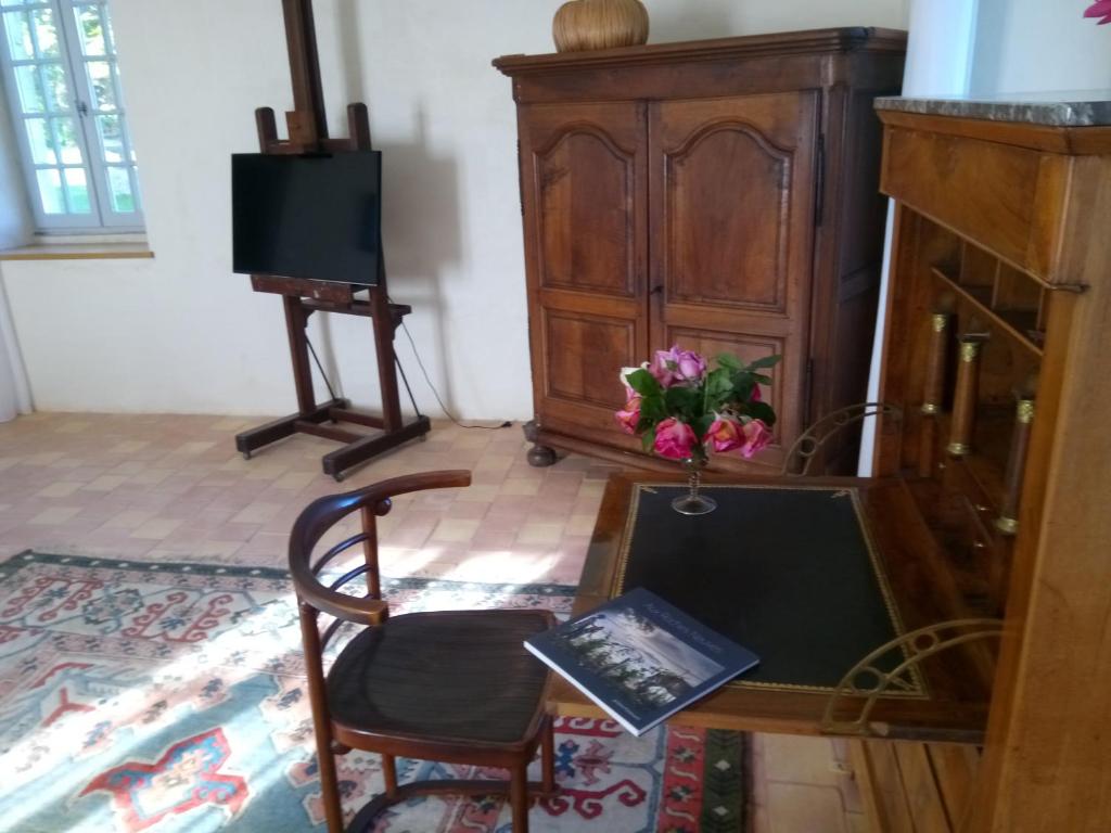 Chateau De Champdolent - Deluxe King Room
