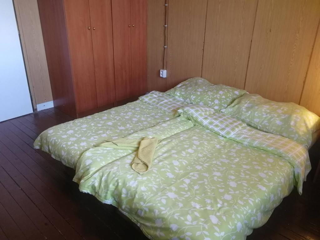 Posteľ alebo postele v izbe v ubytovaní CHATA POD VLEKOM