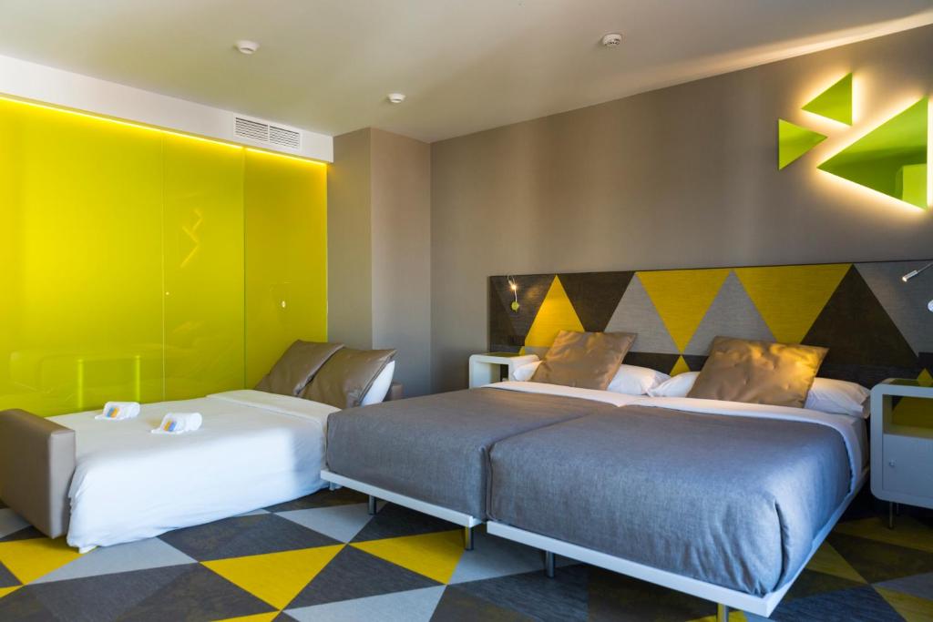 
Standard Twin Room with Sofa
