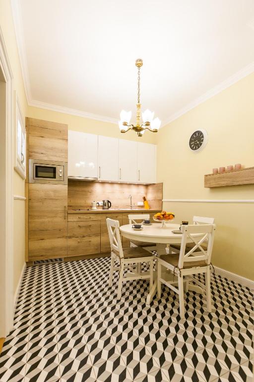 Kuchyňa alebo kuchynka v ubytovaní Vintage Poselska Apartment