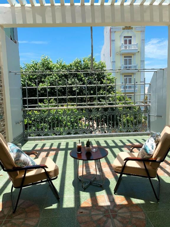 Balkón nebo terasa v ubytování Xoài Xanh Hostel & Villa