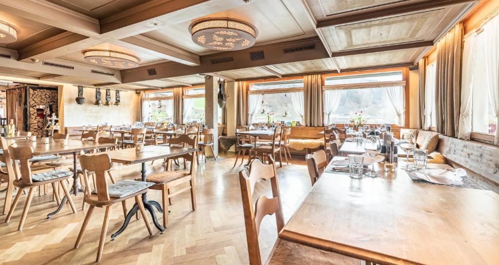 Een restaurant of ander eetgelegenheid bij Hotel Kaiserstuhl