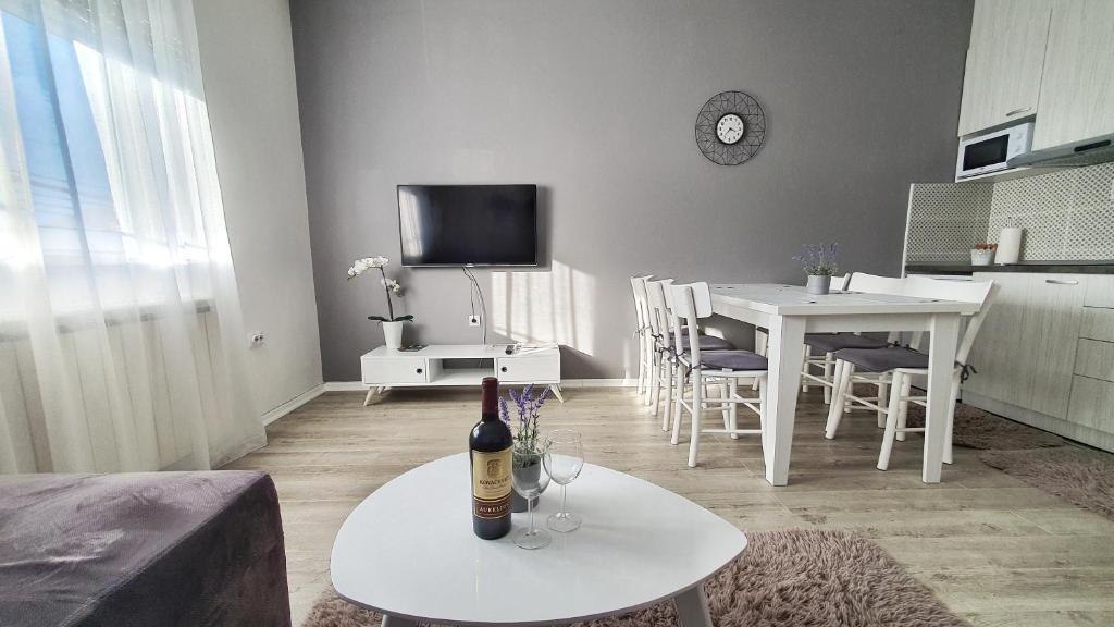 Η κουζίνα ή μικρή κουζίνα στο Apartments Spring