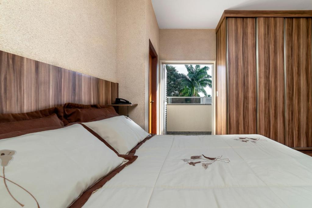  Solar Plaza Hotel