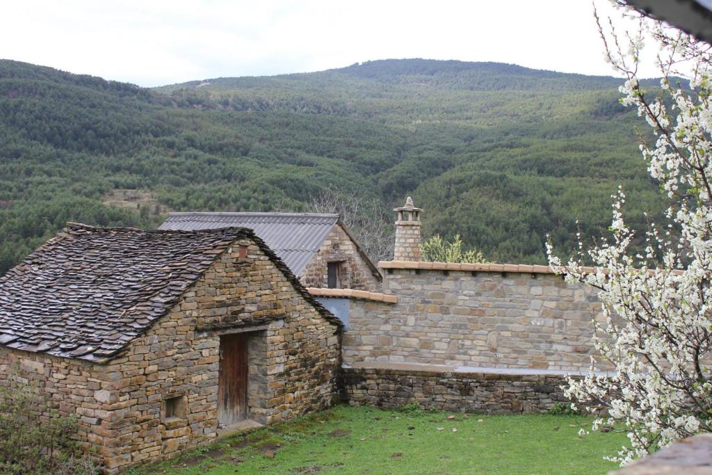 Albergue de Acumuer (España Acumuer) - Booking.com