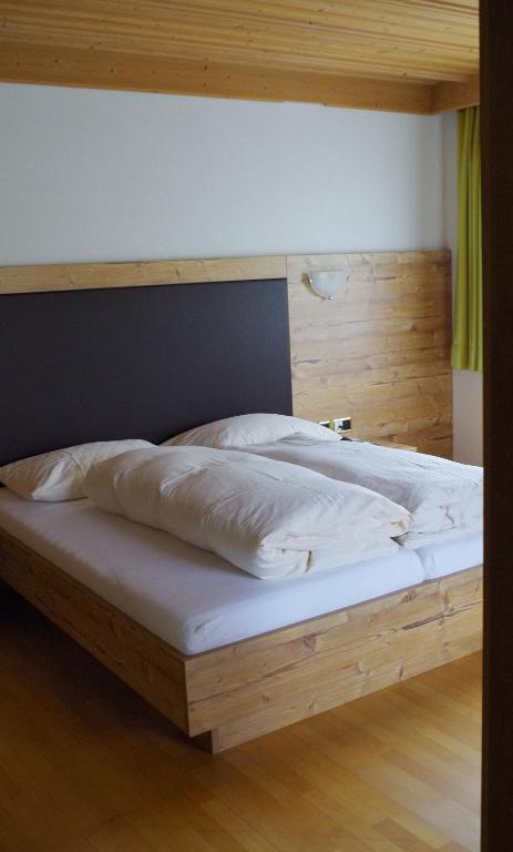 Postel nebo postele na pokoji v ubytování Hotel Edi
