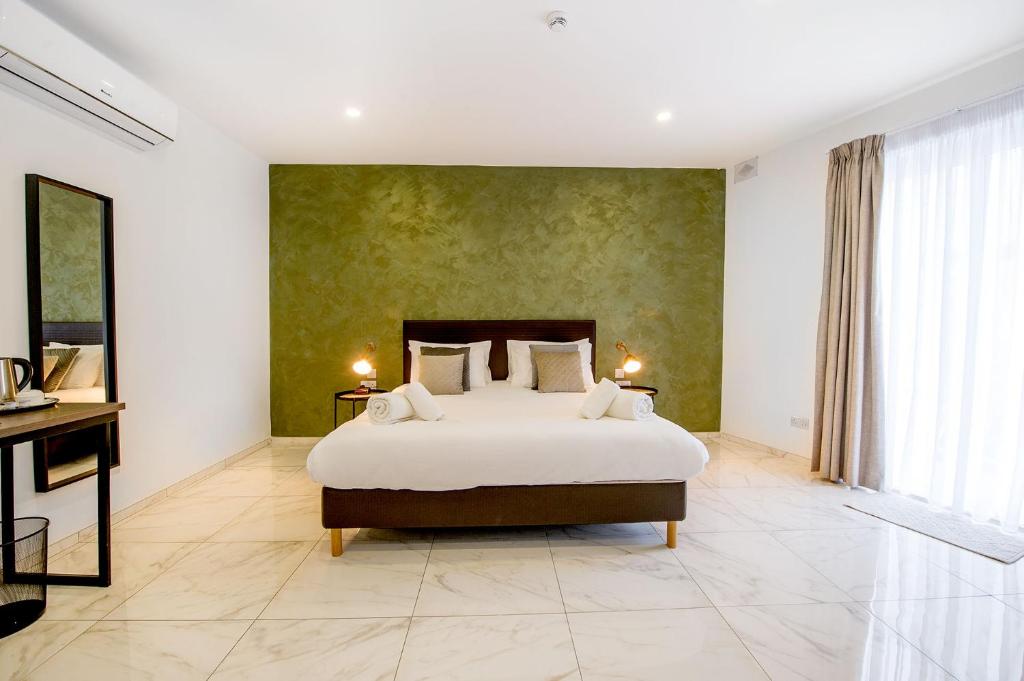 South Wind Guesthouse - 1