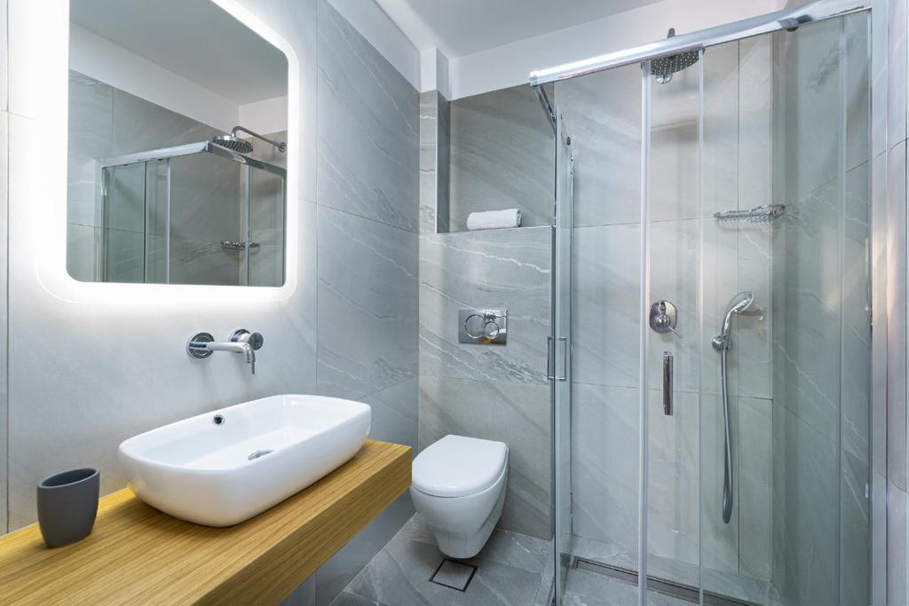 A bathroom at Creta Sky