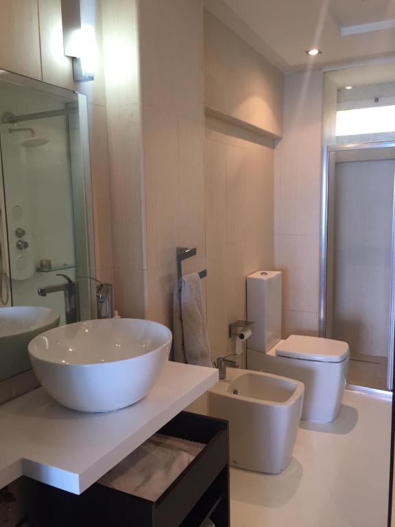 A bathroom at apartamento fuengirola Oasis Beach