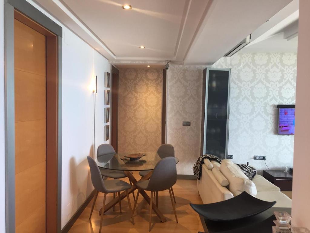 A seating area at apartamento fuengirola Oasis Beach