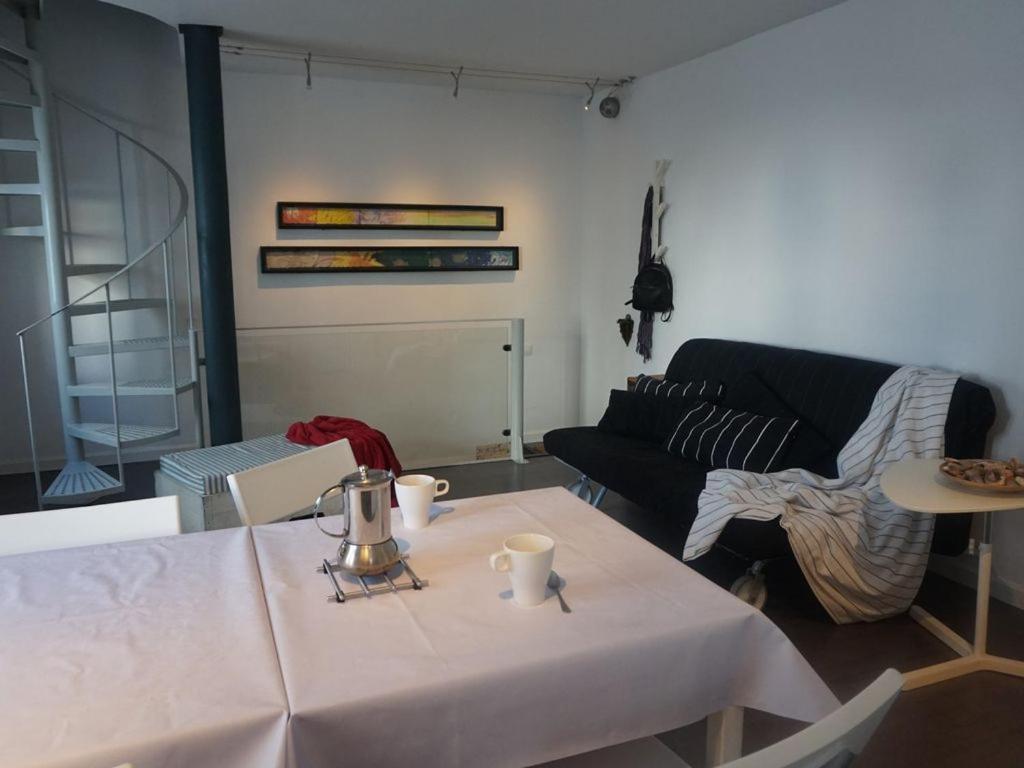 Posedenie v ubytovaní IMPLUVIUM Conil-Terraza Privada-Parking- mayores de 25 años