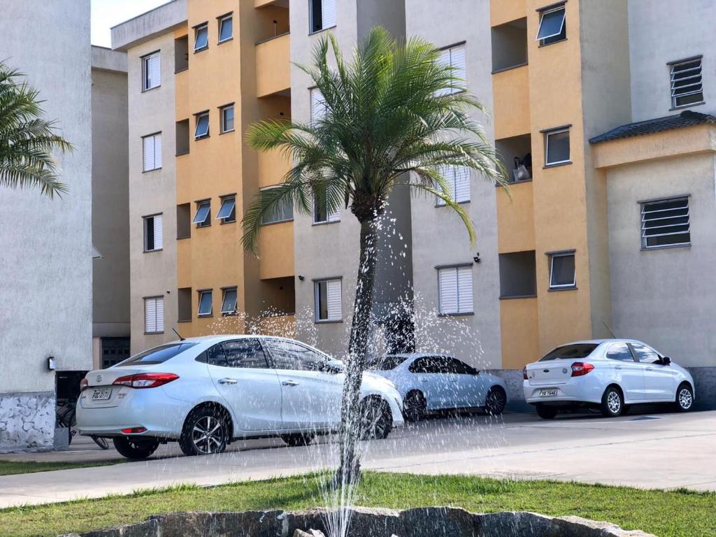  APARTAMENTO COM VISTA PARA PISCINA E CHURRASQUEIRA