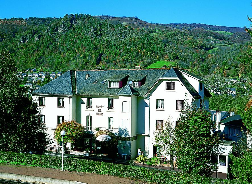 Nespecifikovaný výhled na hory nebo výhled na hory při pohledu z hotelu