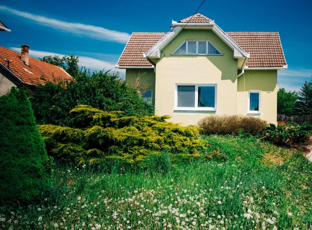 Zahrada ubytování Castle Village Apartment