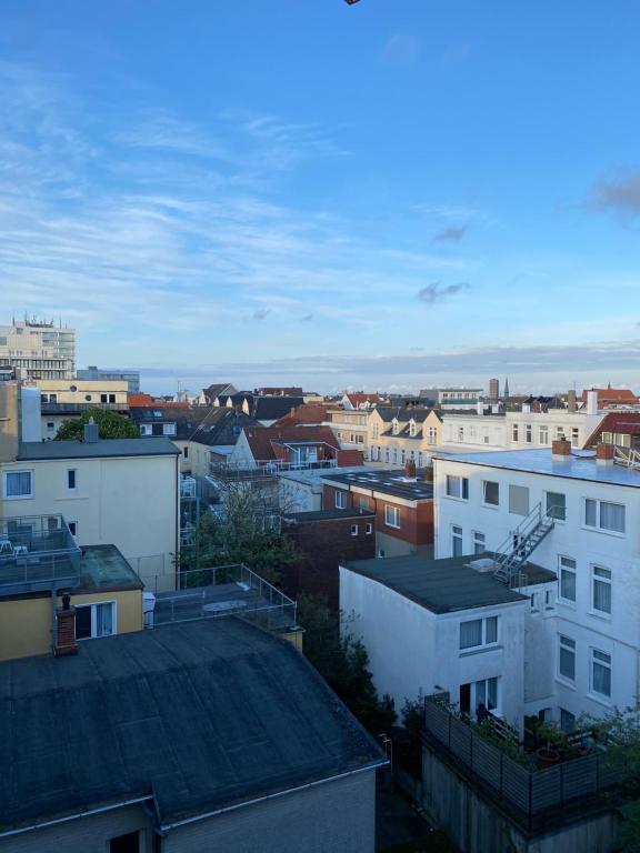 Nespecifikovaný výhled na destinaci Norderney nebo výhled na město při pohledu z hotelu