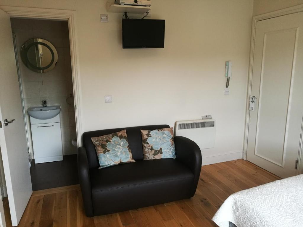 College View Apartments - Studio (Double)