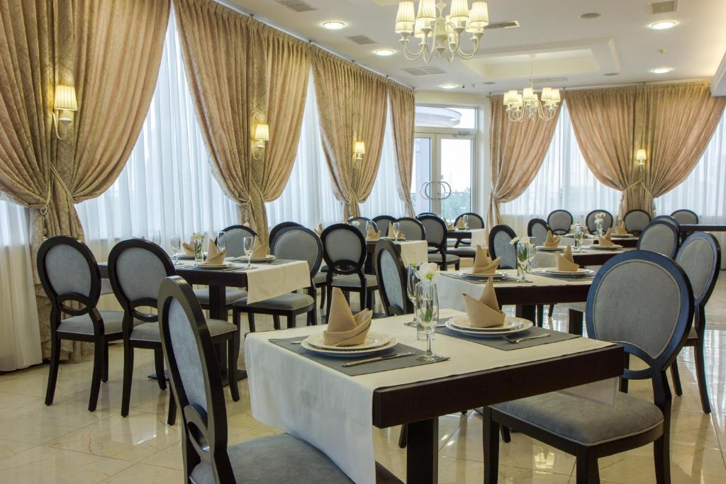 Restaurace v ubytování Alarus Luxe Hotel