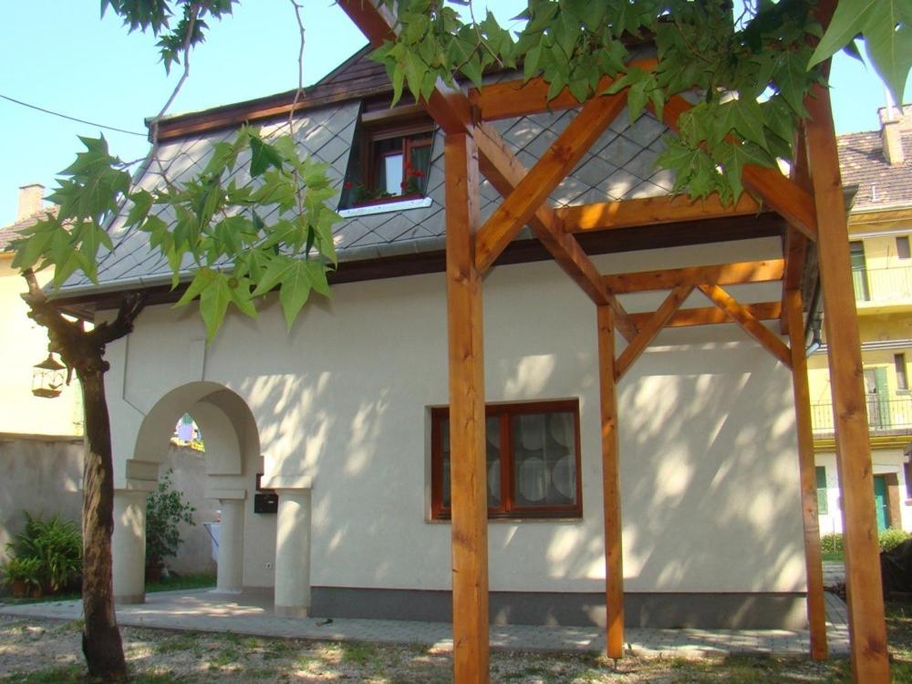 Budova, kde se prázdninový dům nachází