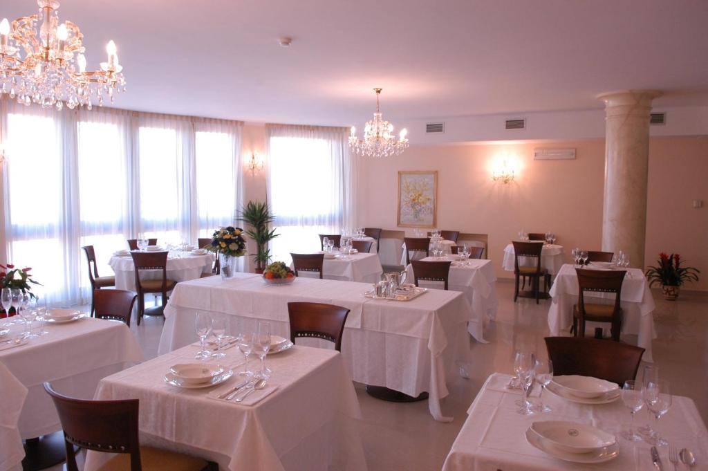 Restaurace v ubytování Pilgrim's Hotel