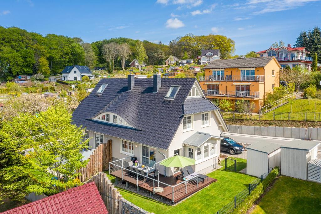 an aerial view of a house with a roof at Ferienhaus Seeblick in Binz