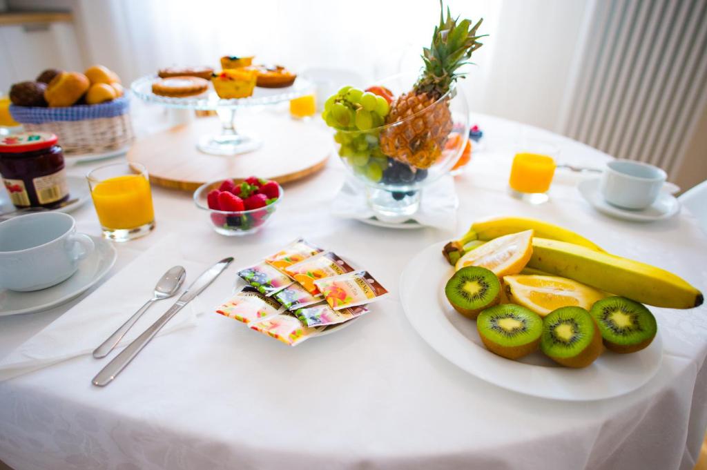 Jedlo v ubytovaní bed & breakfast alebo blízkom okolí