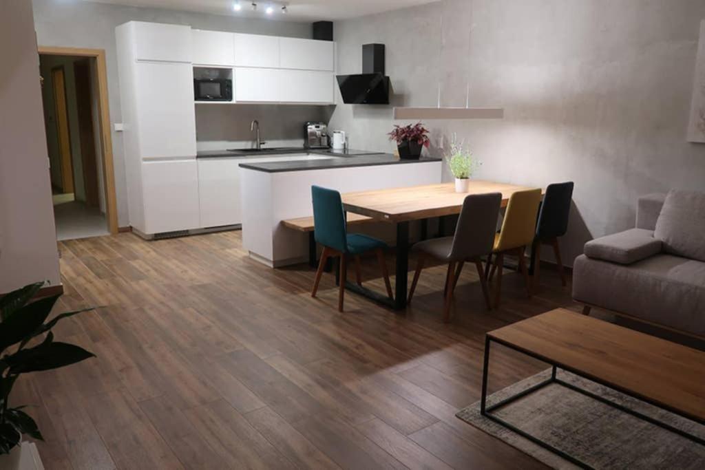 Kuchyň nebo kuchyňský kout v ubytování Veritas House