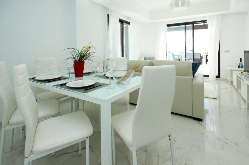 Posezení v ubytování Casares Del Mar Luxury Apartments penthouse with beach access