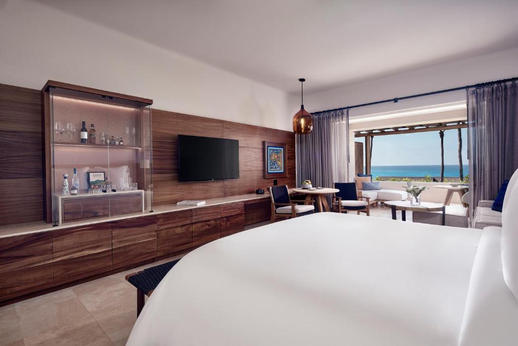 TV a/nebo společenská místnost v ubytování Four Seasons Resort Punta Mita