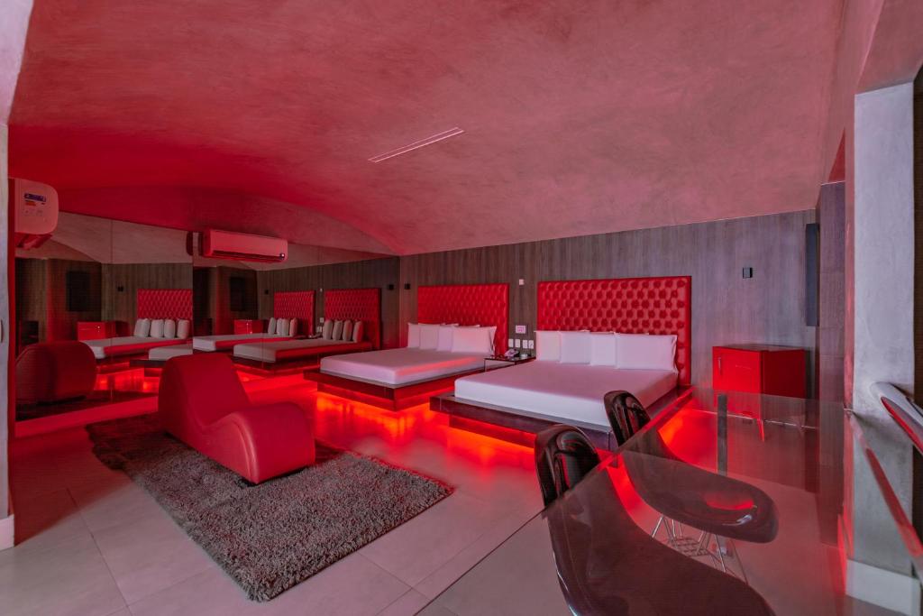  Mc Motel e Square Motel Adult Only